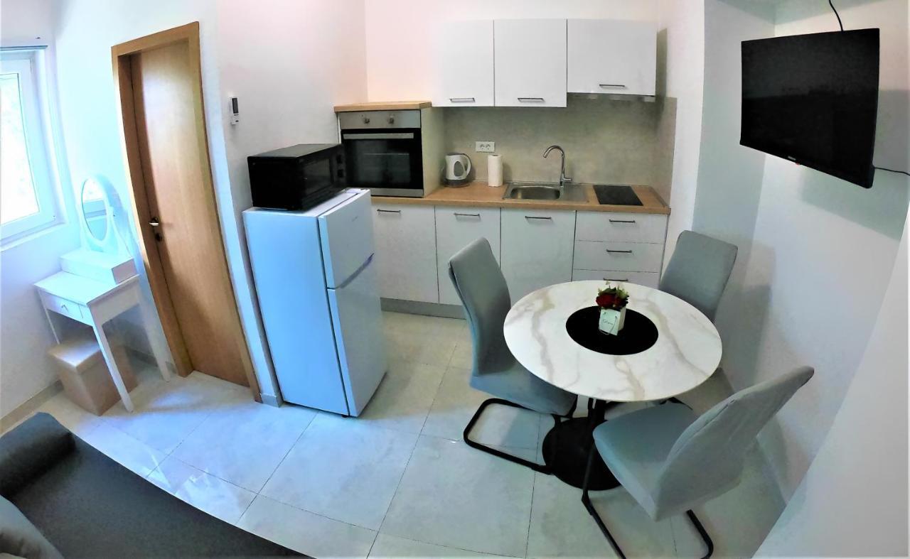 Apartman Tina Razanac Exterior photo