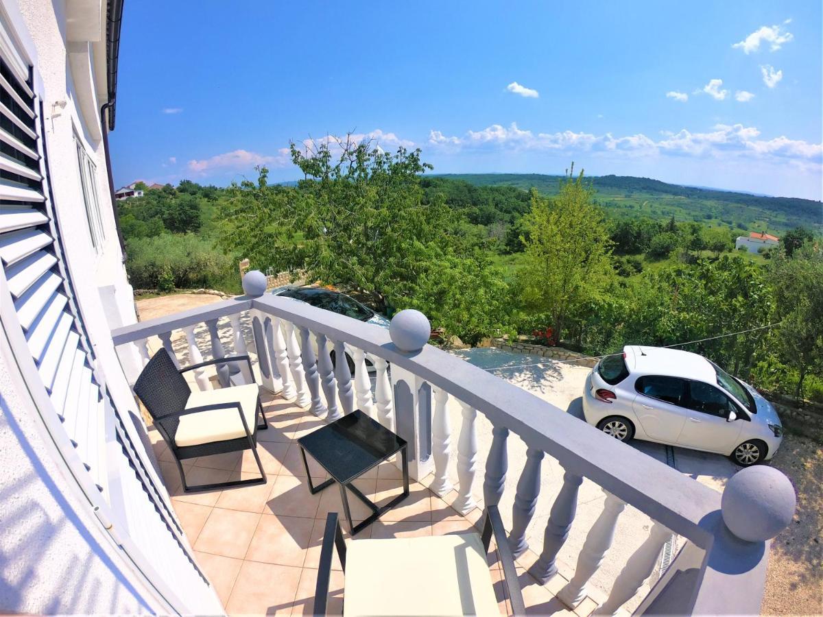 Apartman Tina Razanac Exterior photo